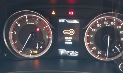 Đồng hồ Suzuki XL7 hiện lỗi gì đây ạ?