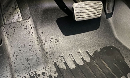 Xin hướng xử lý và nguyên nhân Hyundai Grand i10 bị nước vào sàn?