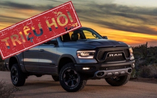 Triệu hồi bán tải RAM 1500 do lỗi từ camera lùi