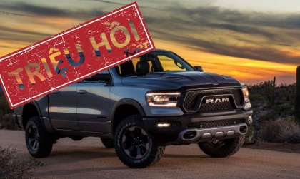 Triệu hồi bán tải RAM 1500 do lỗi từ camera lùi