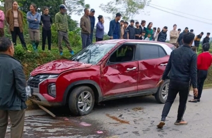 Ảnh TNGT: Hyundai Creta BKS 22A 17197 làm xiếc lật ngửa giữa đường