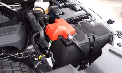 Nên thay ắc quy hay sạc lại cho xe Ford Everest gặp tình trạng này thế nào?