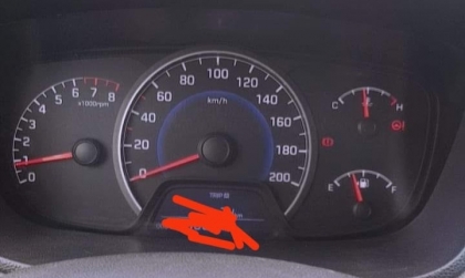 Hyundai Grand i10 bị hiện cảnh báo vô lăng thì xử lý sao?