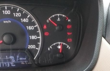 Đang đi thì xe Grand i10 bị hiện lỗi này trên đồng hồ là sao ạ?