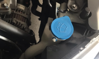 Xin tư vấn nắp bình nước rửa kính xe Honda CR-V