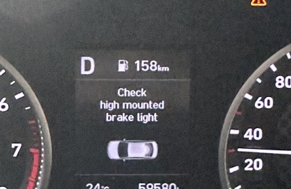 Xe Elantra báo lỗi này là sao, xin cách khắc phục ạ?
