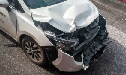 Ảnh TNGT: Nissan Almera BKS 20A 61964 nát đầu vì đâm vào Ford Ranger