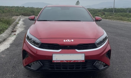 Đèn xe Kia K3 tự dưng tối thì xử lý sao ạ?