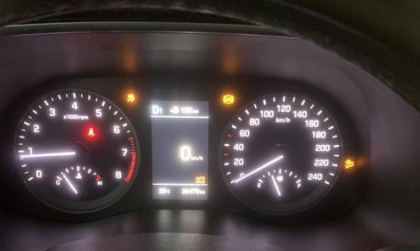 Xe Tucson hiện cảnh báo ABS trên đồng hồ là sao nhỉ?