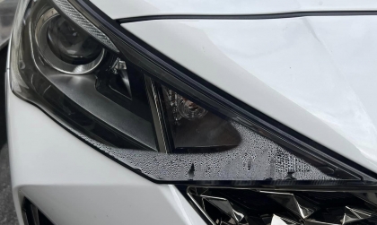 Mới thay đèn cho hyundai accent mà bị hấp hơi thế này là sao ạ?