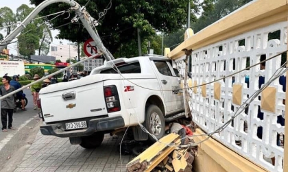 Clip TNGT: Chevrolet Colorado gây tai nạn với tốc độ kinh hoàng, nghi đạp chết chân ga