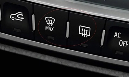 Sao xe Santa Fe có mùi khó chịu khi bật sấy kính?