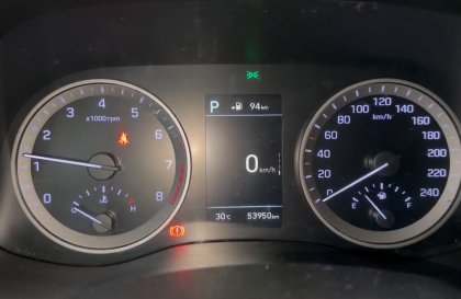 Khởi động Tucson buổi sáng vòng tua bị như này là sao?