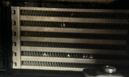 Xe Ford Ranger bị móp chỗ tản nhiệt thế này có vấn đề gì không?