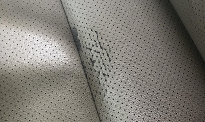 Ghế da xe Kia Cerato bị rách thế này có xử lý được không?