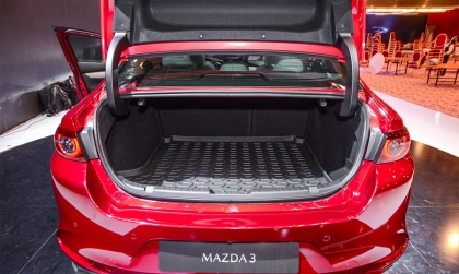 Làm sao mở cốp xe Mazda3 mà không phải về P?