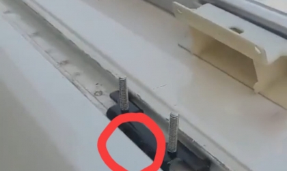 Lắp thanh đỡ nóc xe Xpander như thế này có đúng không?