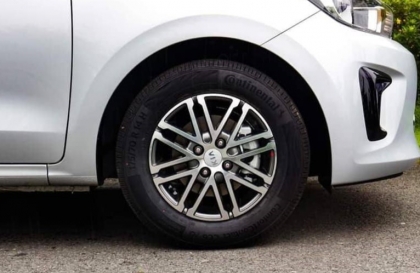 Lốp xe Kia Soluto bị mòn thế này thì xử lý sao?