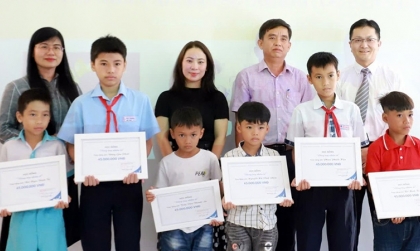 Quỹ Toyota Việt Nam tặng học bổng “Vòng tay Nhân Ái” trị giá 400 triệu đồng