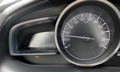 Mazda2 báo lỗi thế này thì lúc nào phải thay ắc quy?