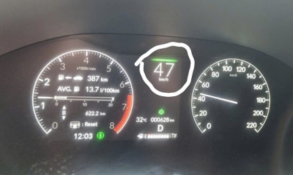 Các bác chỉ giáo giúp vạch xanh trên số km của Honda CR-V với