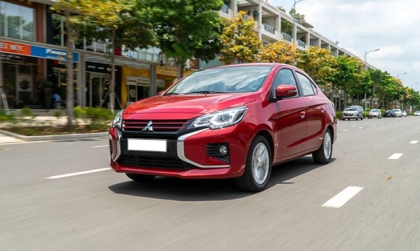 Xin tư vấn xe Mitsubishi Attrage báo đèn số D