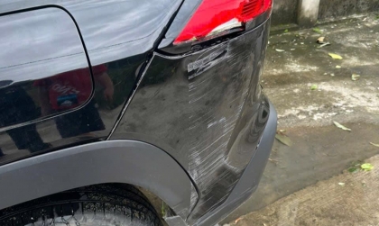 Va quyệt xe Corolla Cross thế này thì phải thay gì?