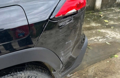 Va quyệt xe Corolla Cross thế này thì phải thay gì?