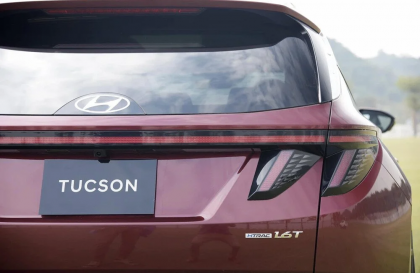 Hyundai Tucson bị kêu lạch cạch cốp sau là do đâu?