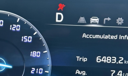 Lỗi túi khí của Kia Carnival này khắc phục sao anh em?