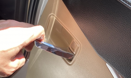 Mitsubishi Xpander bị lỗi không mở được từ bên trong thì xử lý thế nào?