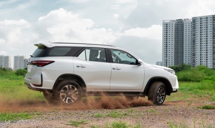 Trợ lực lái xe Fortuner hơi nặng thì nên làm sao?