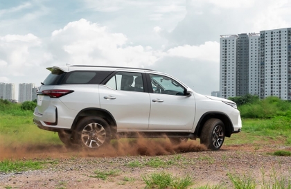 Trợ lực lái xe Fortuner hơi nặng thì nên làm sao?