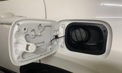 Khắc phục tình trạng nước vô nắp đổ xăng của Honda CR-V thế nào các cụ?