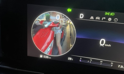 Làm sao để tắt tính năng phanh tử động của Kia Carnival?