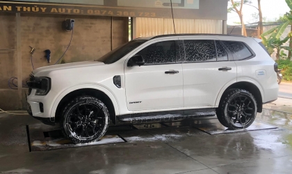 Lỗi cốp điện của Ford Everest như thế này là sao?