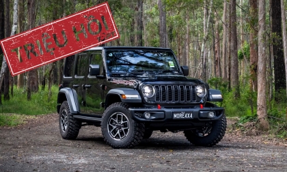 Triệu hồi xe Jeep Wrangler do lỗi camera lùi và đèn phanh