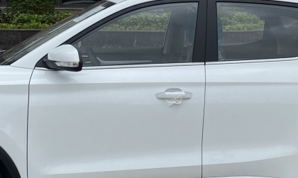 Nút bấm cửa MG ZS bị lỗi thế này liên quan đến chìa khóa không?