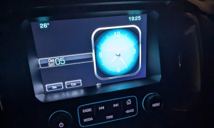 Traiblazer bị vấn đề màn hình thế này là sao nhỉ?