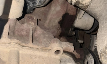 Ford Everest bị đọng nhớt thế này có nguy hiểm không?