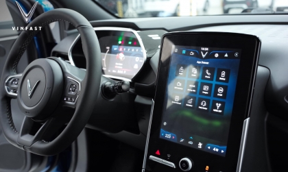 Vì sao xe VF e34 không mở được Youtube khi về màn hình chính?