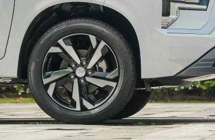 Xpander chỉ bị mòn lốp sau bên phụ là lỗi gì nhỉ?