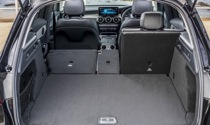 Xe GLC của em không đóng được cốp thế này thì xử lý sao?