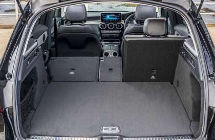 Xe GLC của em không đóng được cốp thế này thì xử lý sao?