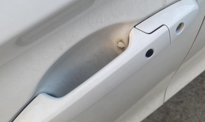 Tay nắm cửa xe Honda City thế này có được bảo hành không?