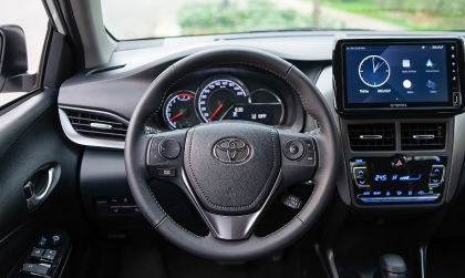 Toyota Vios bị kêu tạch khi bật xi nhan đánh lái là sao?