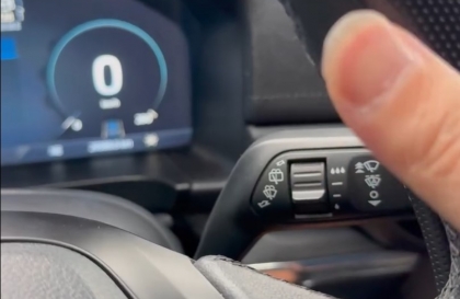 Xin tư vấn gạt mưa Everest không hoạt động