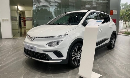 VinFast E34 của em sạc rất chậm, cần tư vấn ạ