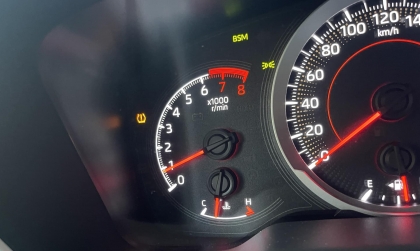 Corolla Cross báo lỗi trên đồng hồ như này là lỗi gì?