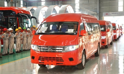 Hãng xe Việt Nam ra mắt mẫu minibus đầu tiên